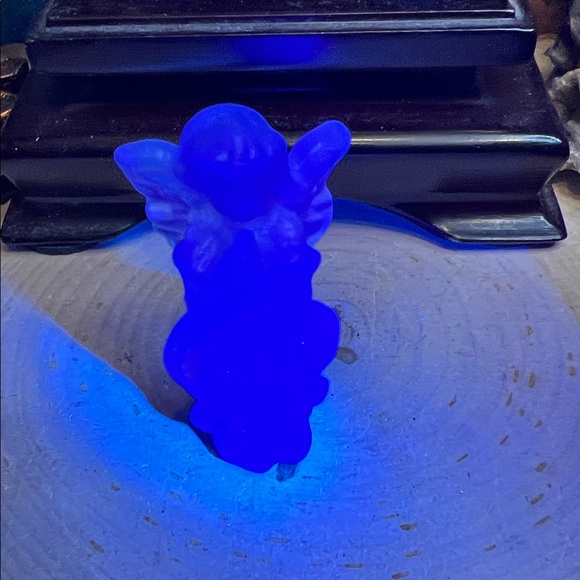 Fluorite Angel - Picture 3 of 4